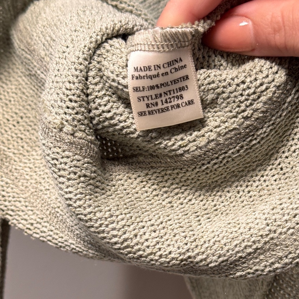 NWT New In Sage Green Cropped Sweater – Size Large - Picture 5 of 5